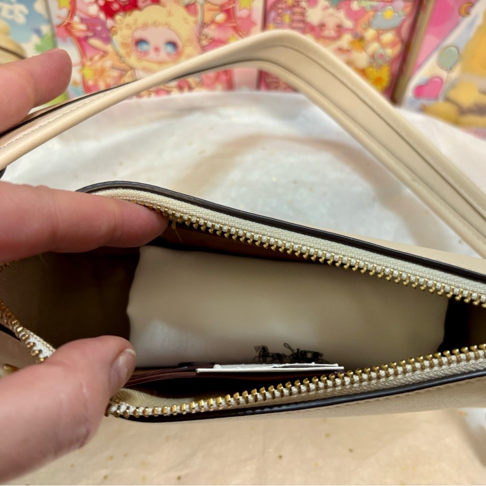 Beautiful Coach Limited Edition Swinger Bag 
PLUS Coach Cherries Keychain!🍒 - Picture 10 of 16